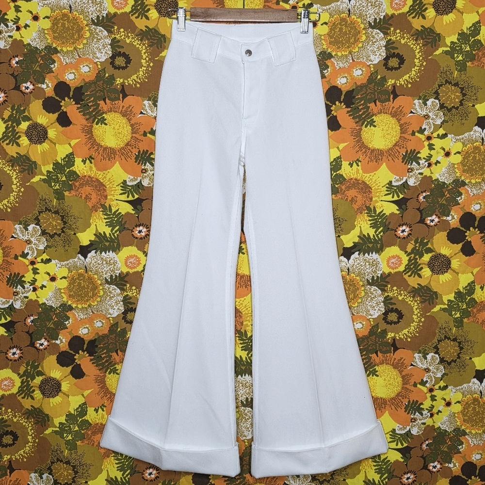 VTG 70s Levi’s White Bell Bottom Pants Big Flare Cuffed Disco USA, sz 24x28.5